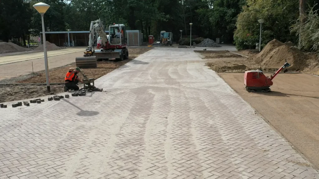Her&shy;inrichting parkeer&shy;terrein
